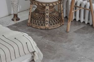 Переваги вінілових підлогових покриттів: поєднання стилю та практичності
