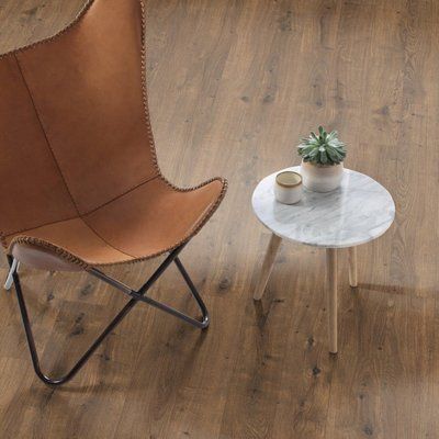 Ламинат Egger Medium Plank 10 mm Дуб Даннінгтон темний EPL075 (H2103)